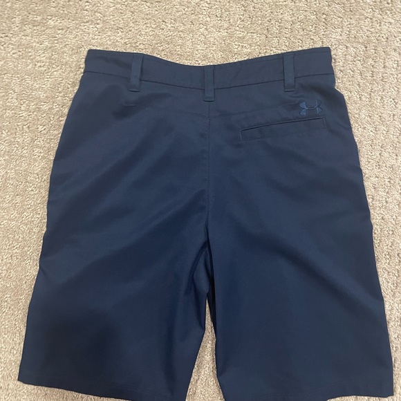 Under Armour Boys Youth Golf Shorts and Golf 1/4 Zips - Picture 14 of 15